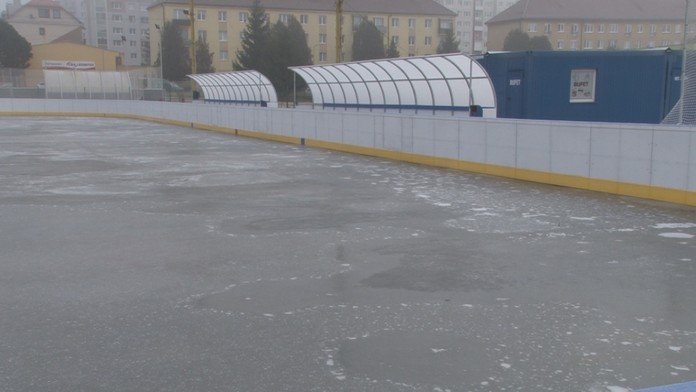 Lyžovať áno, no korčuľovať nie. Prevádzkovatelia klzísk v opatreniach zmysel nevidia