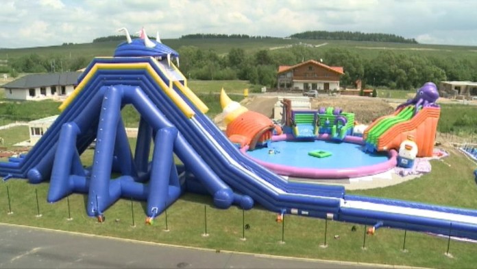 19 PP Kupalisko pre bohatych.transferweb_jpg_bez_watermarku_1.jpg