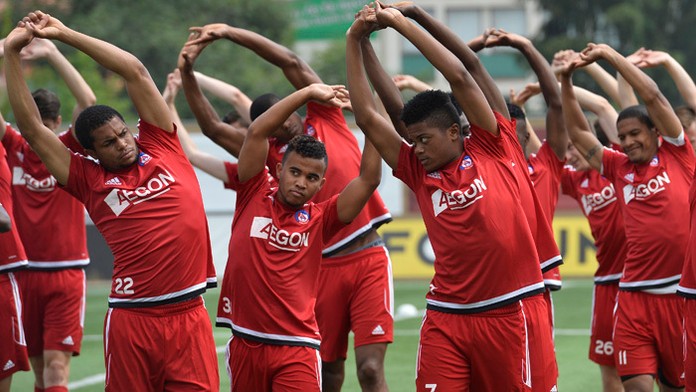Jamajskí nováčikovia v AS Trenčín Leon Bailey (druhý sprava) a Kyle Butler (druhý zľava). 