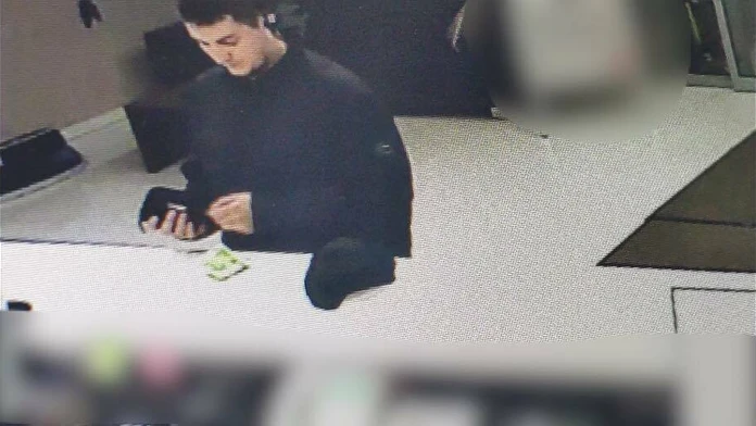 Hľadaný Peter Alberty, ktorý dobodal mladú ženu.