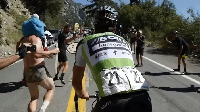 Peter Sagan predviedol počas 5. etapy na Okolo kalifornie svoj obľúbený trik.