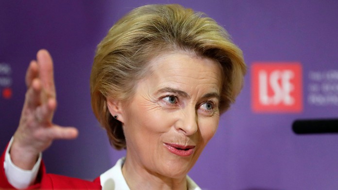 Šéfka EK  Ursula Von der Leyenová.