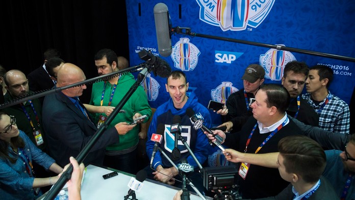 Zdeno Chára na tlačovej konferencii počas Svetového pohára v ľadovom hokeji v Toronte.