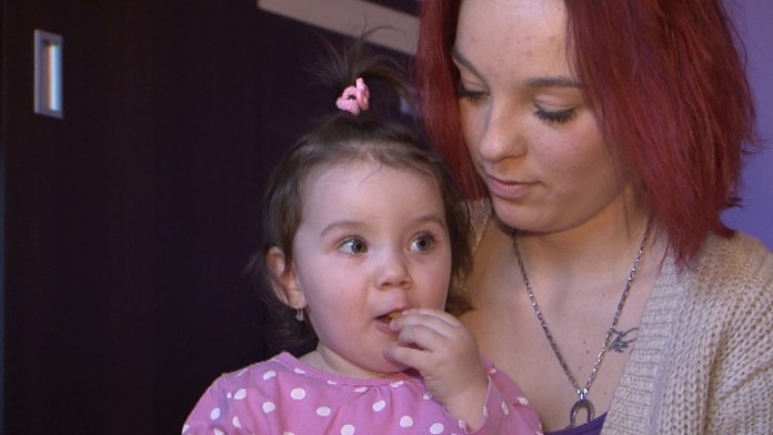 Mamičku list zaskočil. 