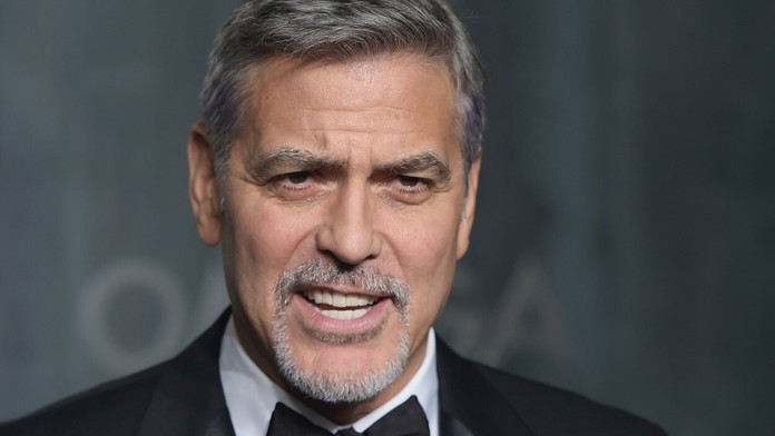 Vytočený George Clooney. Toto vyjde francúzsky magazín poriadne draho