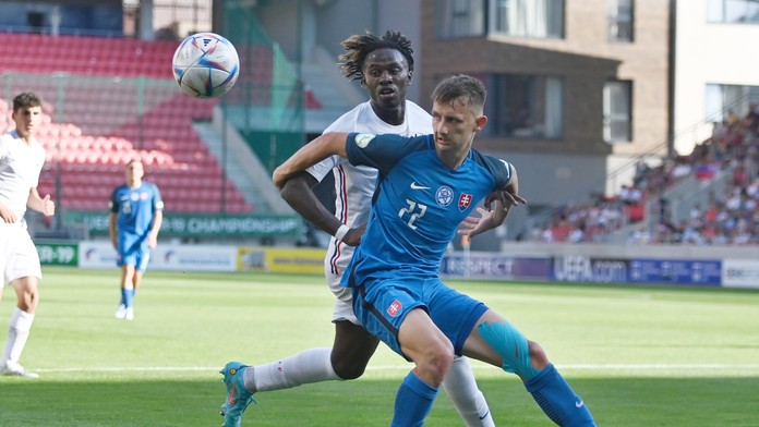 Dominik Hollý a Warren Bondo.