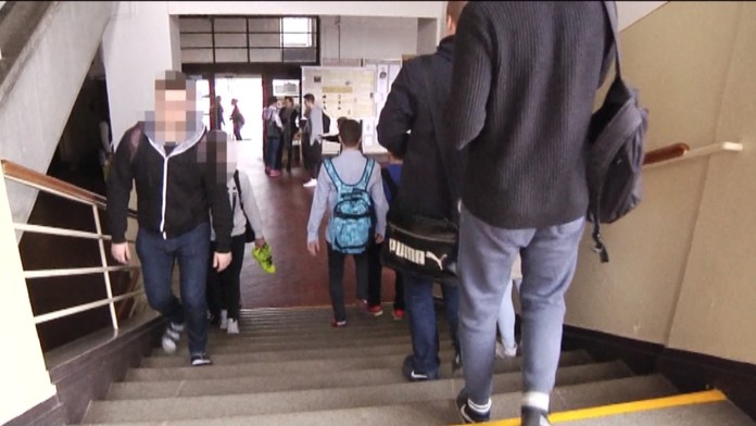 Počas razie našli podozrivé tabletky