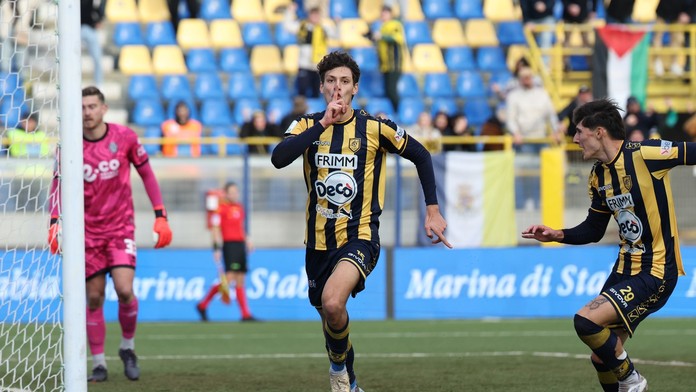 Gól pravnuka Mussoliniho vyvolal v Taliansku škandál