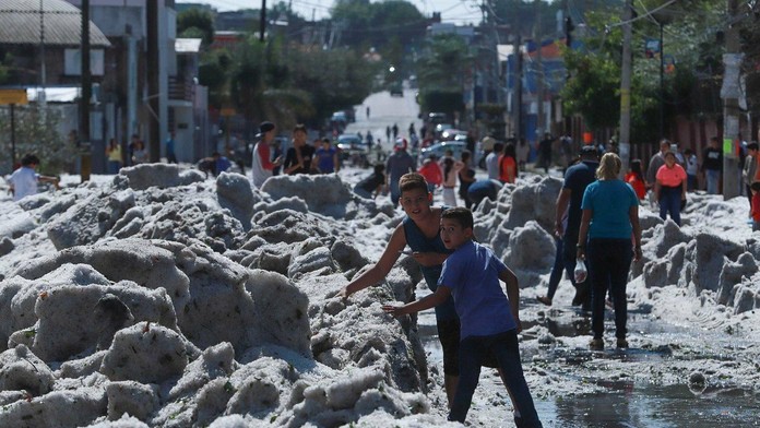 Eddie Redmayne s manželkou.