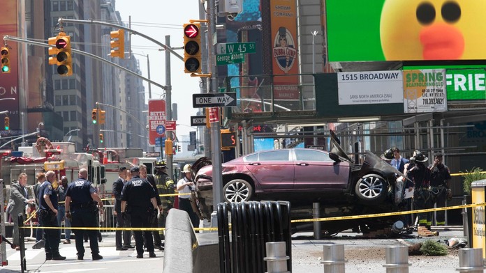 Times Square po nehode.