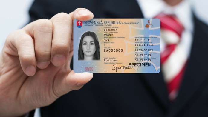 Občiansky preukaz s BIFO (ilustračná snímka)