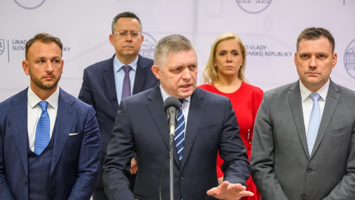 Na snímke koaliční predstavitelia
