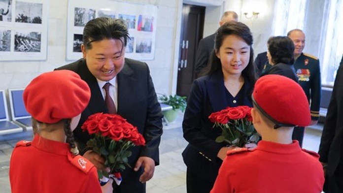 Dcéra Kim Čong-una sa prvýkrát objavila na zahraničnej ceste. Je jasné, čo to znamená, tvrdí odborníčka