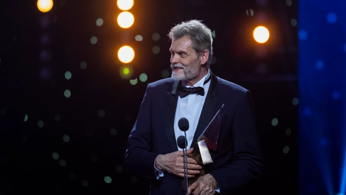 Na snímke ocenený v kategórii Mimoriadna cena Alexej Vojtášek počas Krištáľového krídla v roku 2022.