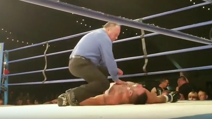 Tim Hague po zápase upadol do kómy.