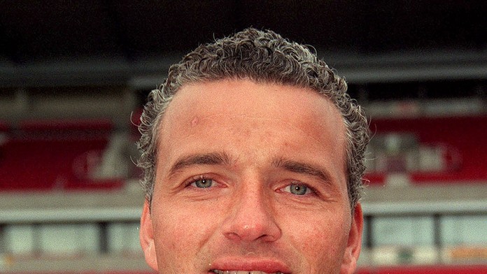 Paula Stewarta mal v detskom veku sexuálne obťažovať a zneužívať jeho tréner.