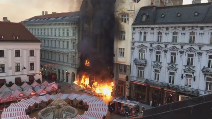 Požiar stánku v Bratislave.