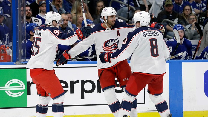 Radosť hráčov Pittsburghu po góle v 1. kole play off proti NY Islanders.