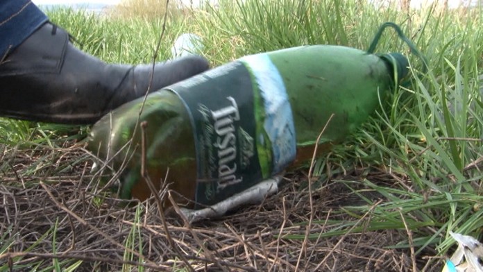 Fľaše plné moču.