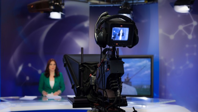 VIDEO: Stratil reč a začalo mu mykať viečkom. Známy politik utrpel mŕtvicu v priamom prenose