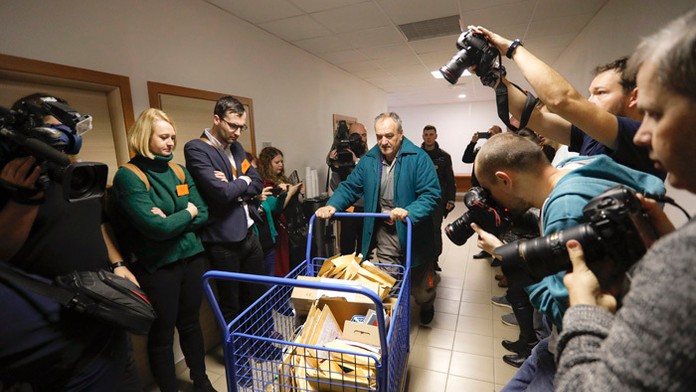 Miroslav Marček, obžalovaný z vraždy Jána Kuciaka a jeho snúbenice Martiny Kušnírovej, prichádza na hlavné pojednávanie.