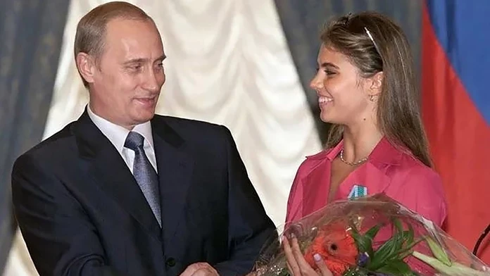 Údajnú Putinovu milenku vyjde vojna draho. Američania jej zmrazili majetok a víza
