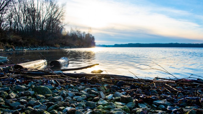Na snímke vodná hladina na Vodnom diele Čunovo 31. decembra 2020 v Čunove.