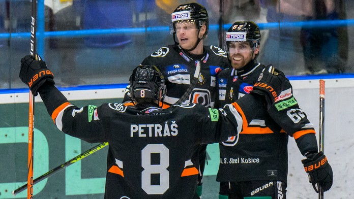 Hráči HC Košice sa tešia z gólu
