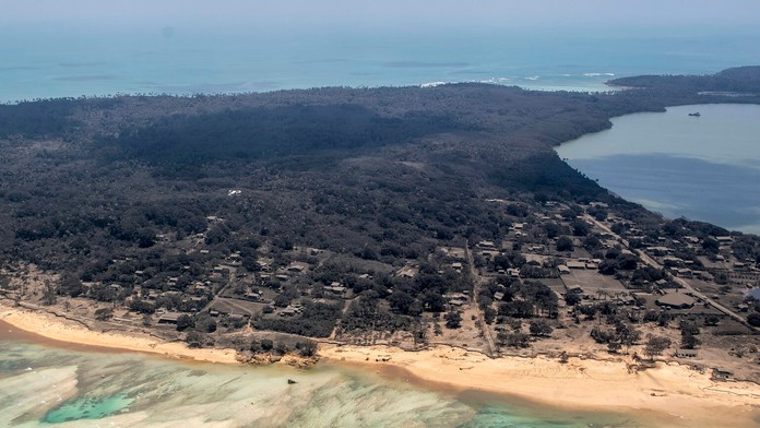Tonga po erupcii sopky.