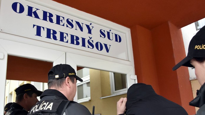 Brat talianskeho podnikateľa Antonina Vadalu na súde v marci.