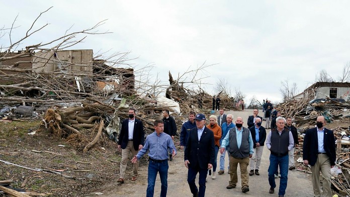 Takéto škody som ešte nevidel, uviedol Biden v oblastiach zasiahnutých tornádom v Kentucky