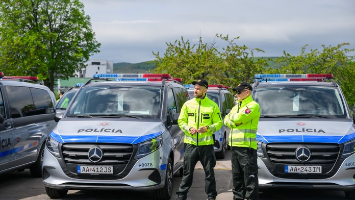 Po dopravnej nehode v obci Orávka skončilo päť ľudí v nemocnici