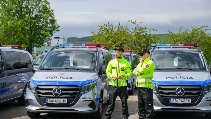 Po dopravnej nehode v obci Orávka skončilo päť ľudí v nemocnici