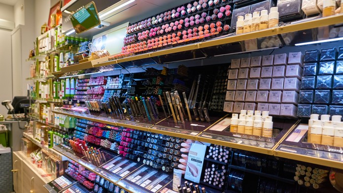 predajňa s kozmetikou 