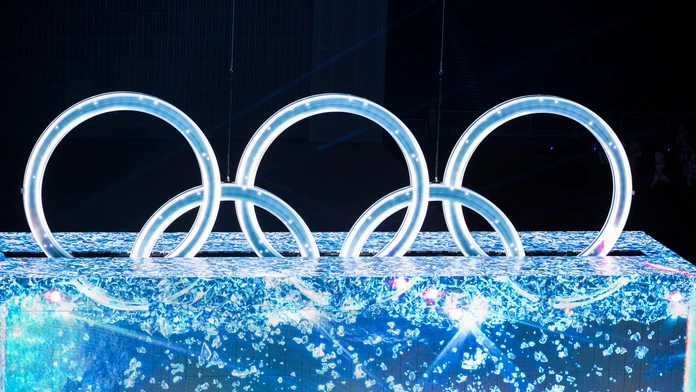 Olympijské kruhy počas otváracieho ceremoniálu ZOH 2022.