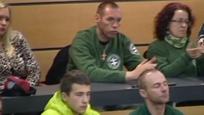 Ľudia okolo Kotlebu