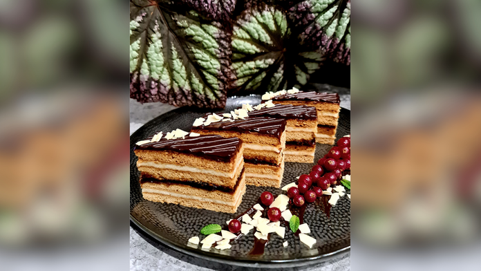 Recepty z Telerána: Punčové či medové rezy aj metrový koláč