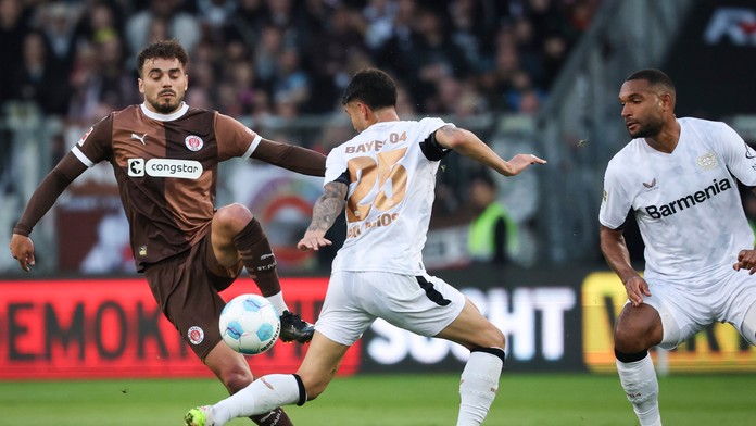 Bundesliga: Leverkusen povinnú jazdu nezvládol. Bayern Mníchov sa teší z titulu v predstihu