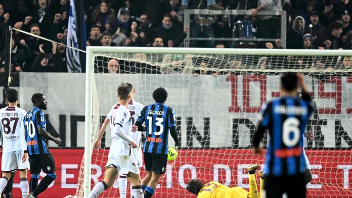 Serie A: Gyömbérova Salernitana schytala osmičku, Spezia päť kôl bez prehry, otočka Bologne