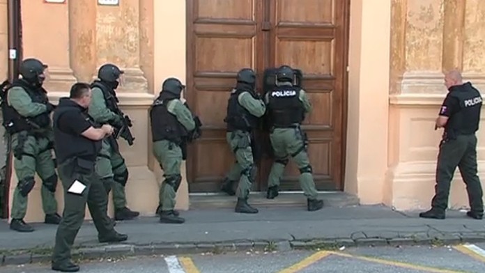 Polícia