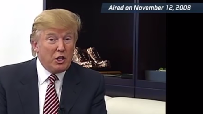 Trump na video vychvaľuje Clintonovcov.