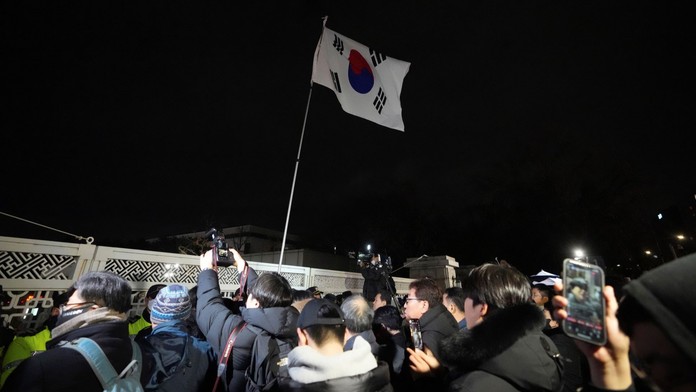 Mimoriadne stanné právo v Južnej Kórei