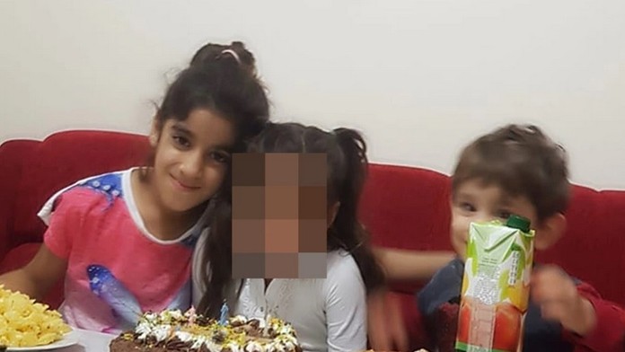 Levent (napravo) so súrodencami.