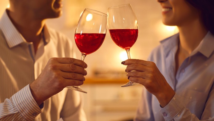 Rande za skoro 70 miliónov eur. Ženy na sieťach zdieľali zlé skúsenosti s mužom, ten ich zažaloval