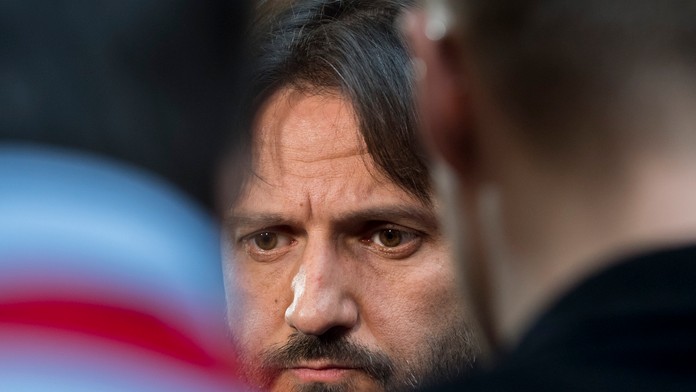 Sanchez Watt dostal červenú kartu za to, že povedal rozhodcovi svoje meno.