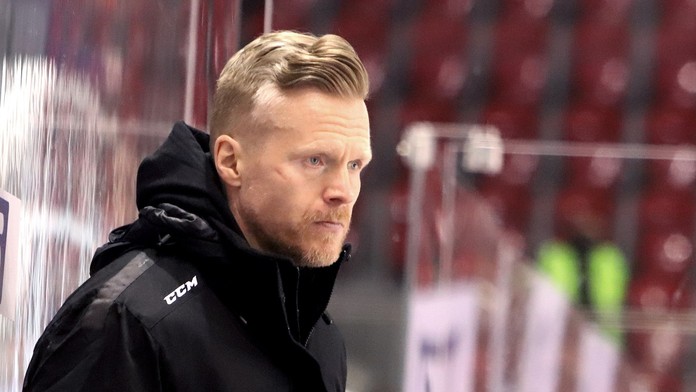 Zemetrasenie v hokejovej Banskej Bystrici. Končí tréner Karhula aj športový manažér Hudec