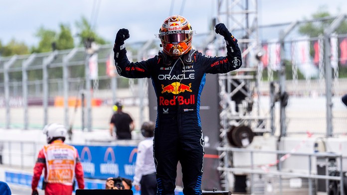 Max Verstappen ukončil špekulácie o svojej budúcnosti. Úradujúci majster sveta sa v tíme cíti šťastný