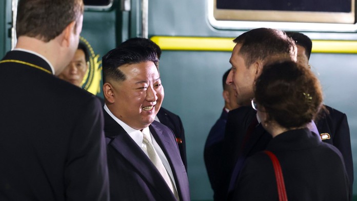 Na snímke Kim Čong-un, ktorý pricestoval vlakom do Ruska,