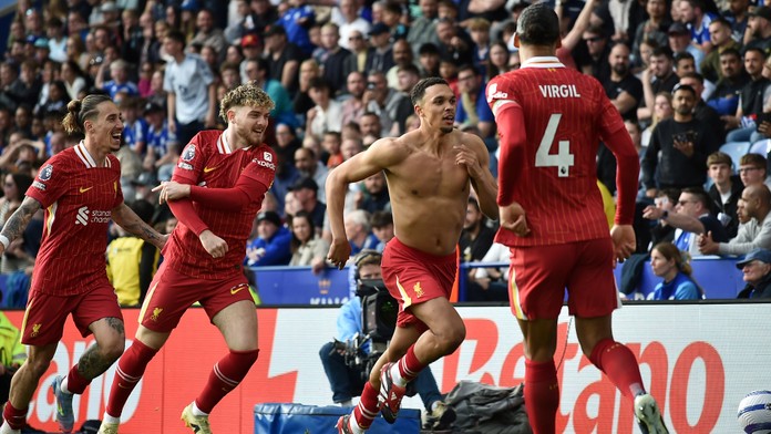 Premier League: Liverpool sa výrazne priblížil k titulu, výhrou zariadil Leicestru vypadnutie