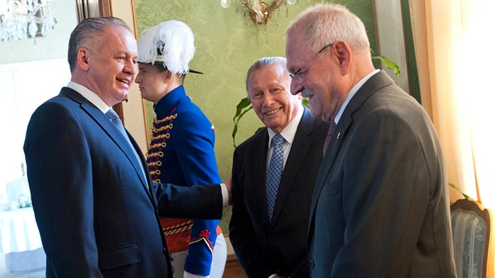 Prezident Andrej Kiska s predchocami Ivanom Gašparovičom a Rudolfom Schusterom.